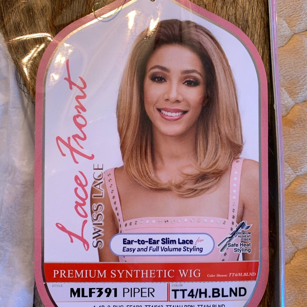 Bobbi Boss - MLF391 Piper Lace Front Wig